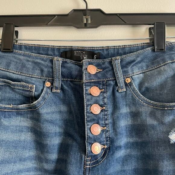 Stitch Star High Rise Medium Wash Button Skinny Jeans Size 6 - Picture 2 of 6